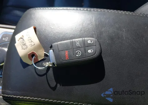 2018 Jeep Grand Cherokee Overland 4X4 из США, поврежденный, VIN 1C4RJFCM5JC395993